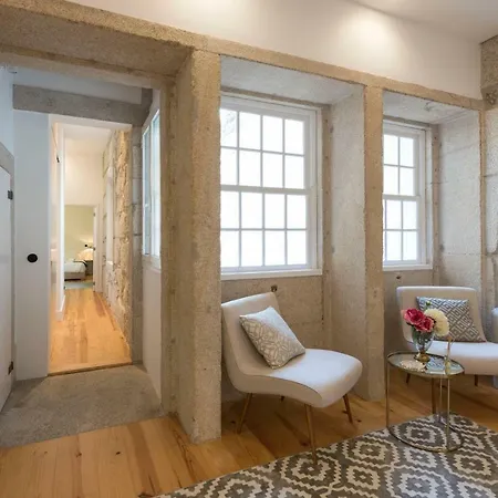 Downtown Almada Loft דירה *