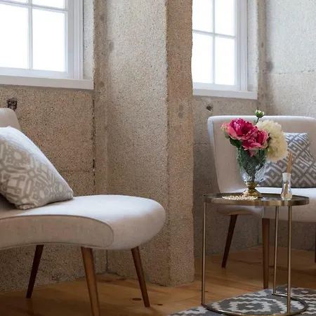 Apartment Downtown Almada Loft Porto