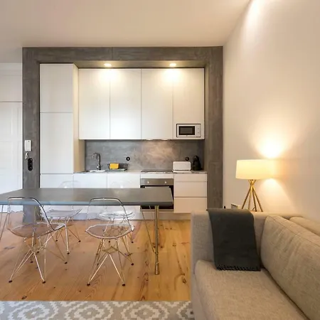 Downtown Almada Loft *