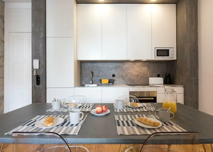 Downtown Almada Loft アパート