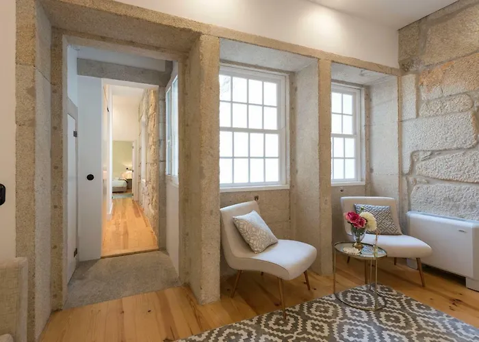 Downtown Almada Loft Apartment *