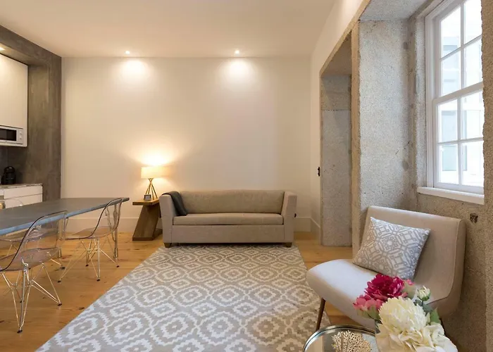 Downtown Almada Loft * Porto