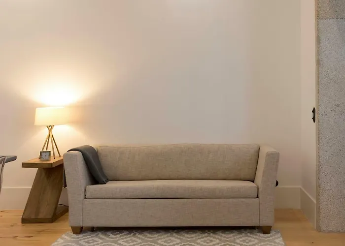 Downtown Almada Loft アパート