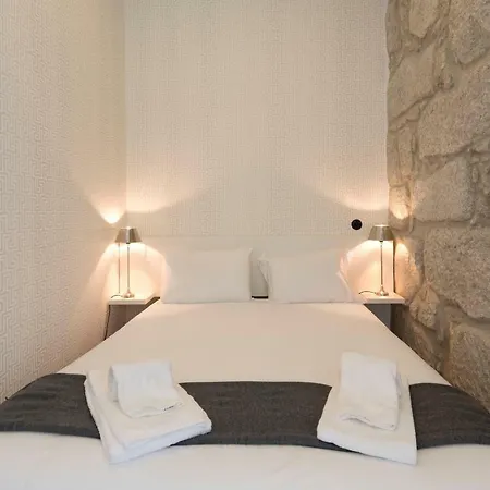 Downtown Almada Loft 波尔图