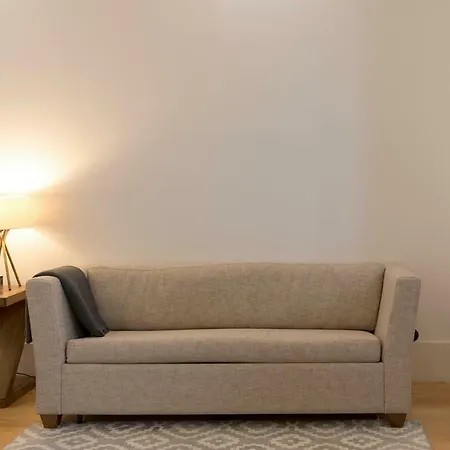Downtown Almada Loft 公寓